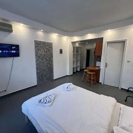 Skyline Chill Spot- With Balcony In Elite Calderon Area Bukarest