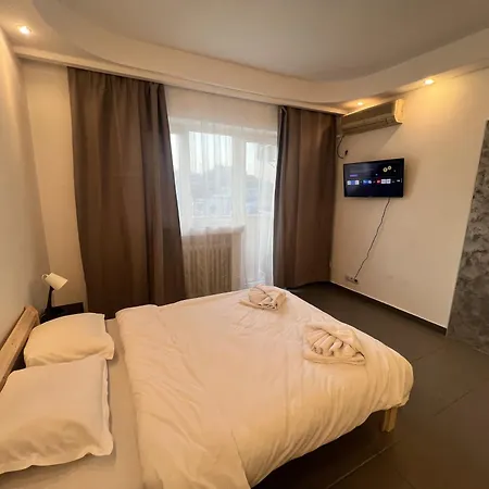 Comfy With A Balcony In A Presitigious Area Bucharest