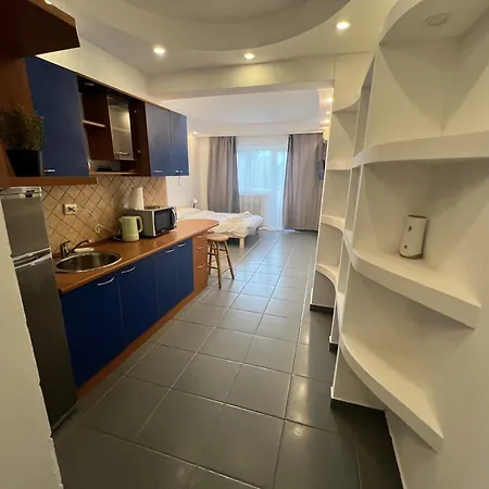 Skyline Chill Spot- With Balcony In Elite Calderon Area Appartement *