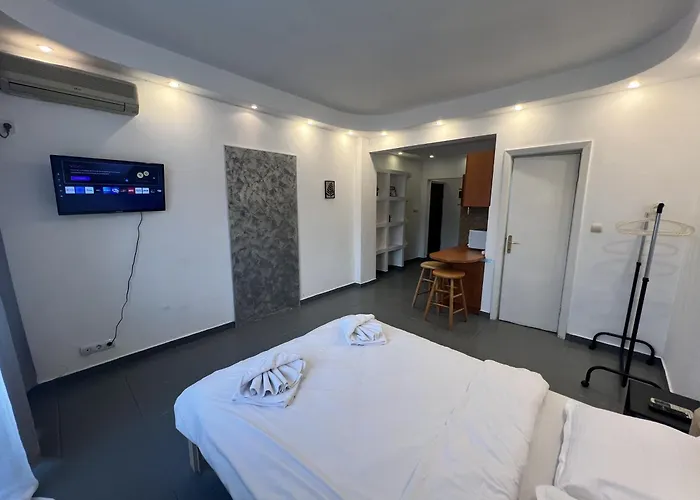 Skyline Chill Spot- With Balcony In Elite Calderon Area Bucureşti