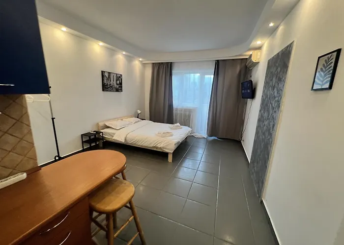 아파트 Skyline Chill Spot- With Balcony In Elite Calderon Area