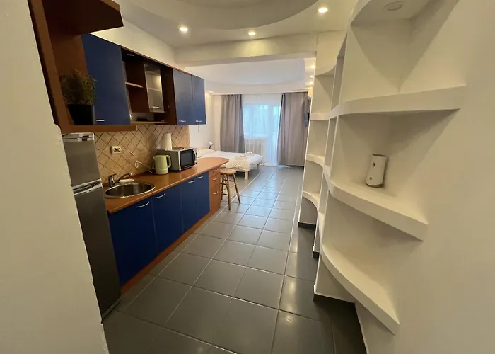 Skyline Chill Spot- With Balcony In Elite Calderon Area Appartamento *